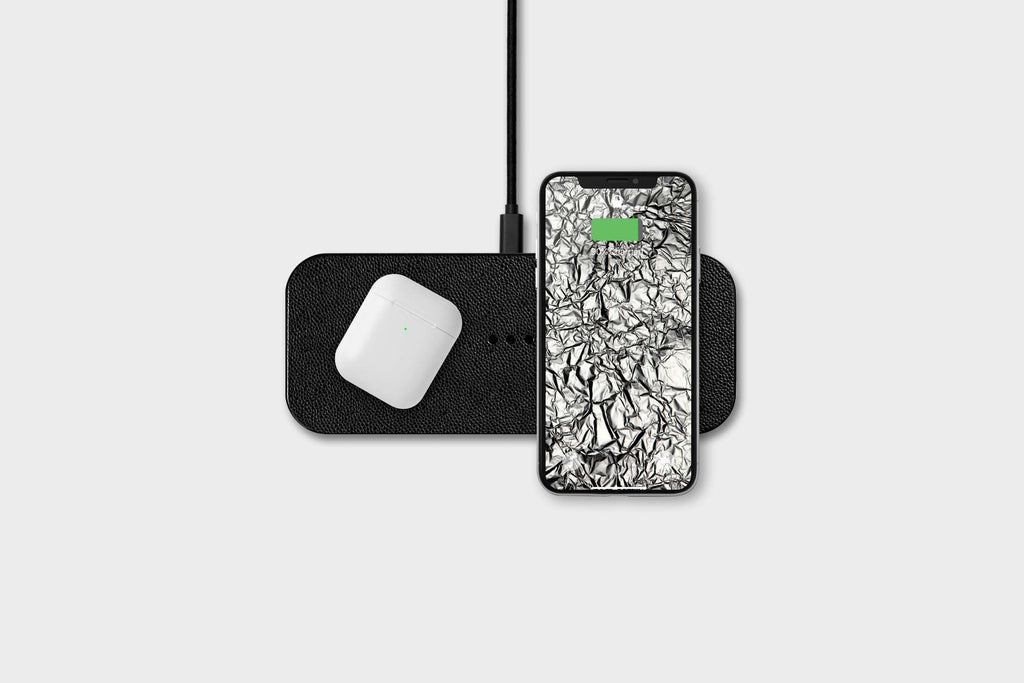 CT_VM_Catch_2_Black_Airpods_iP