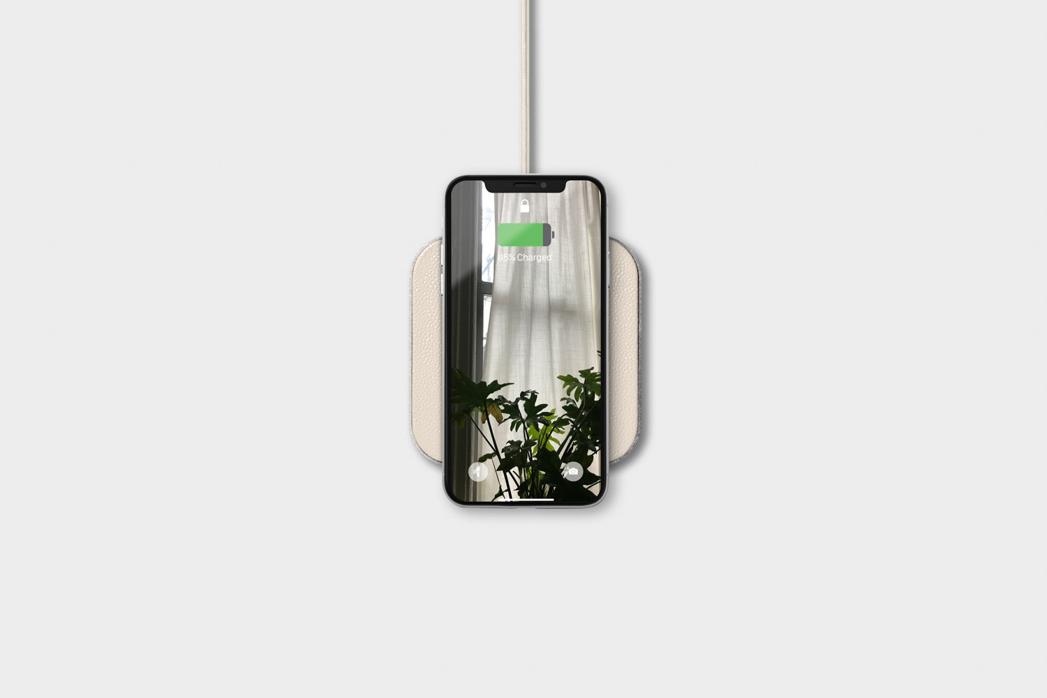 CATCH:1 - Fast Wireless Phone Charger | Courant